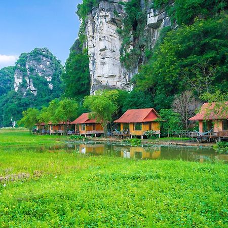 Lotus Field Homestay นิญบิ่ญ ภายนอก รูปภาพ