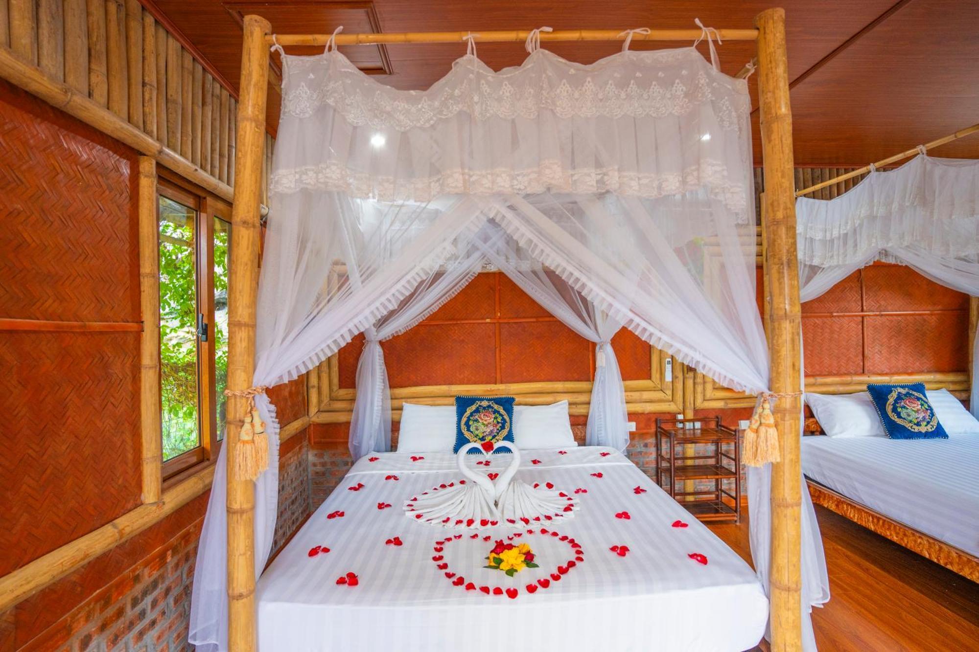 Lotus Field Homestay นิญบิ่ญ ภายนอก รูปภาพ