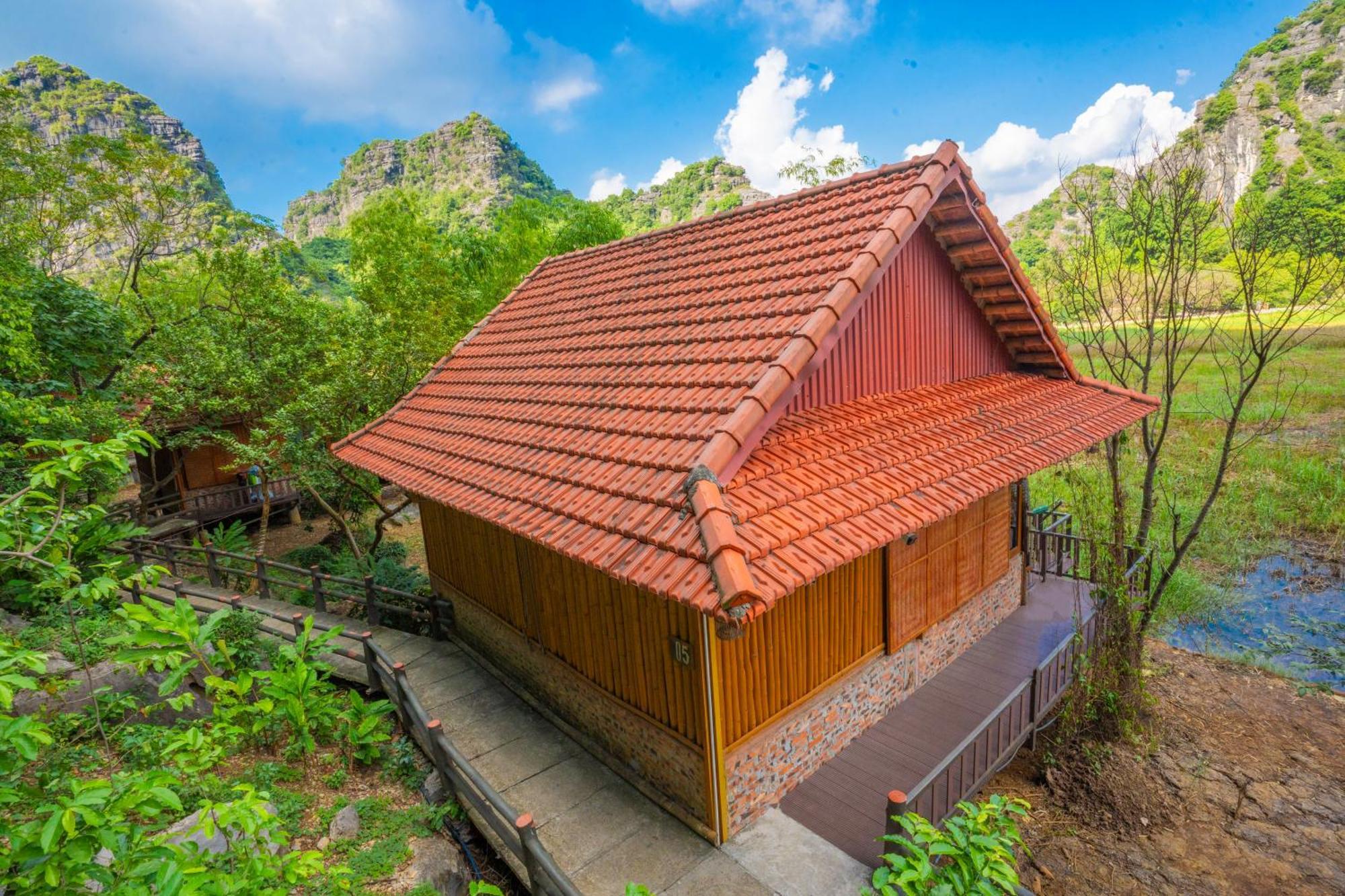 Lotus Field Homestay นิญบิ่ญ ภายนอก รูปภาพ