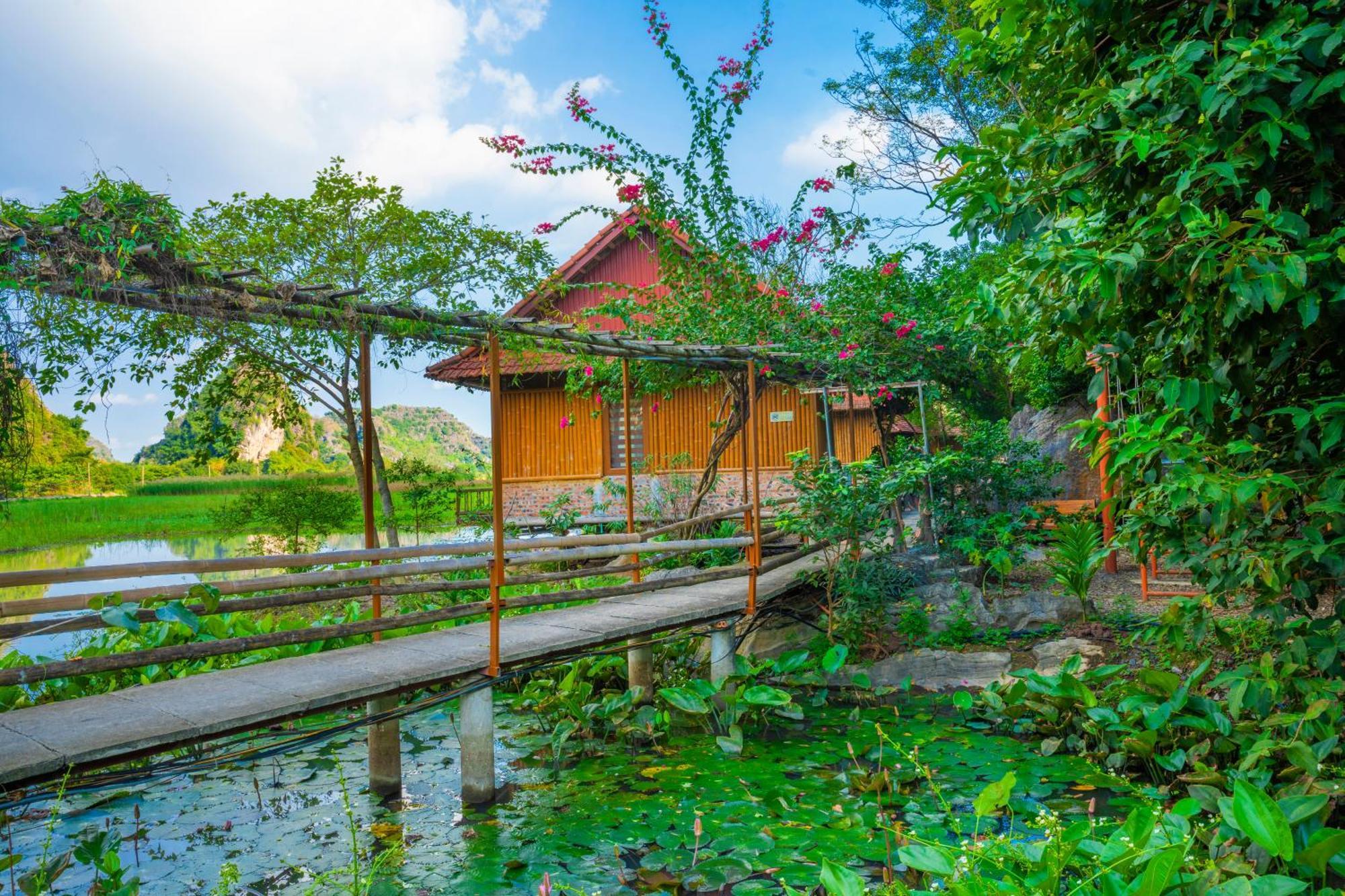 Lotus Field Homestay นิญบิ่ญ ภายนอก รูปภาพ