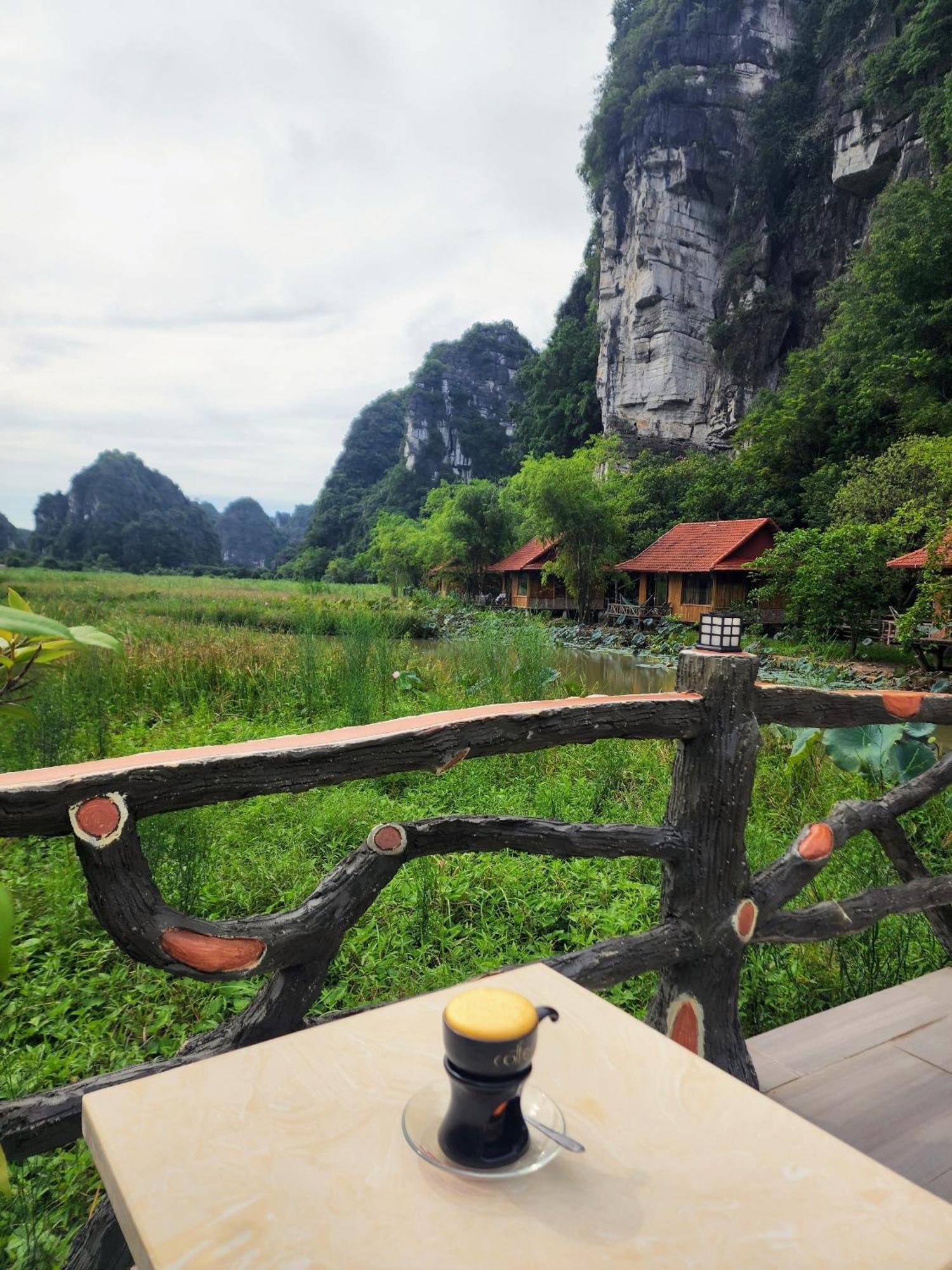 Lotus Field Homestay นิญบิ่ญ ภายนอก รูปภาพ