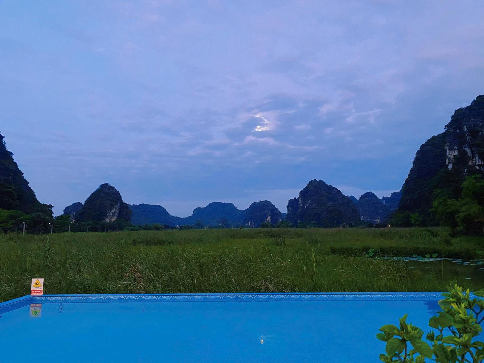 Lotus Field Homestay นิญบิ่ญ ภายนอก รูปภาพ